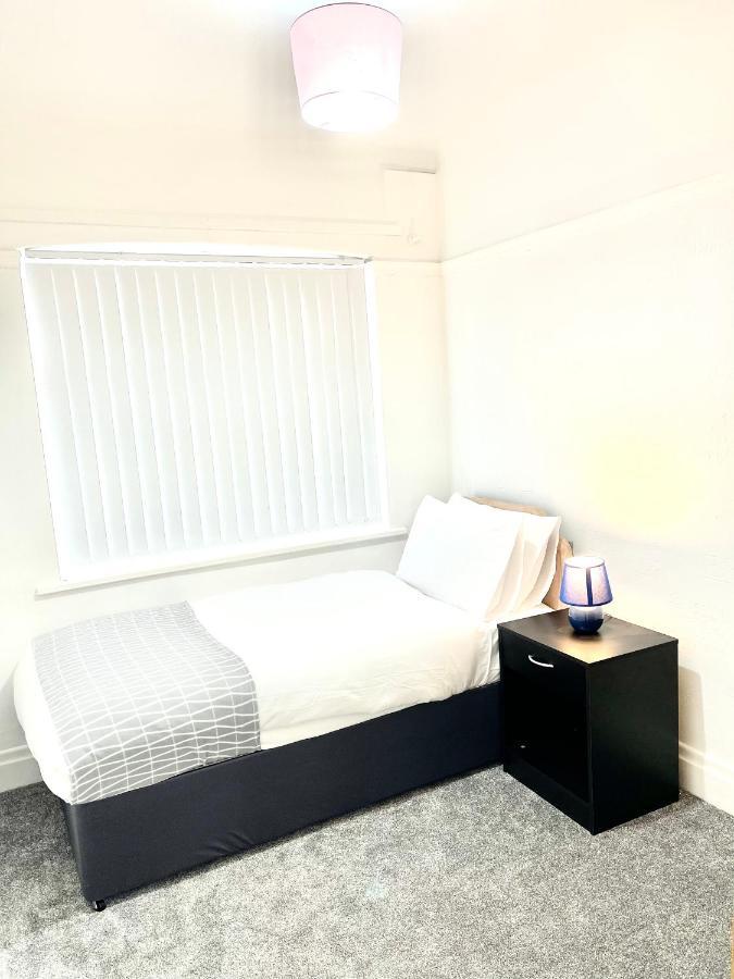 Lotus Home Wallasey Luaran gambar